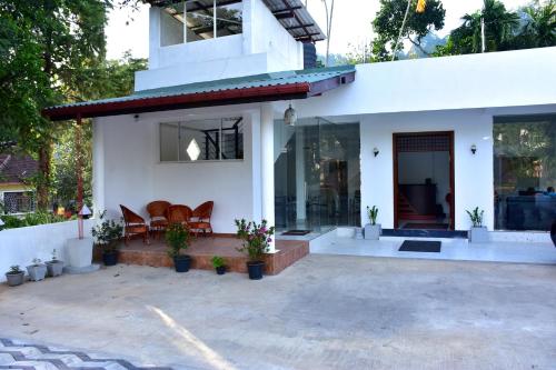 Фотография гостиницы Ella, Nine Arch Holiday Resort