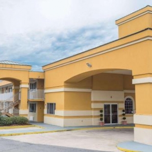 Фотография мотеля Super 8 by Wyndham Baton Rouge/I-10