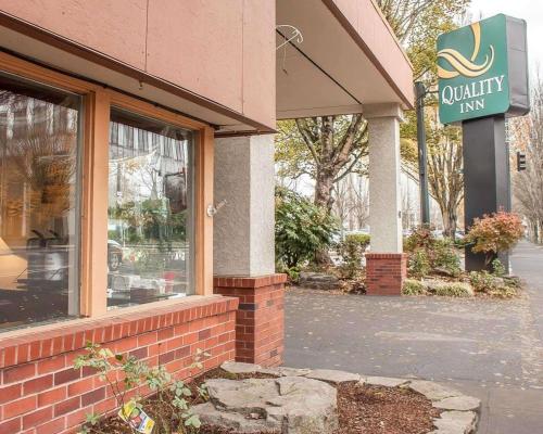 Фотография гостиницы Quality Inn Downtown Convention Center Portland