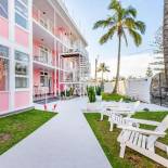 Фотография гостиницы The Pink Hotel Coolangatta