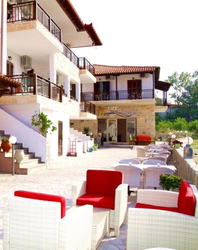 Фотография гостиницы Avra Hotel