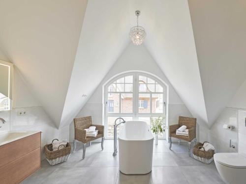 Фотография гостевого дома Strandhaus "Oie" F661 mit Meerblick, Kamin, Sauna