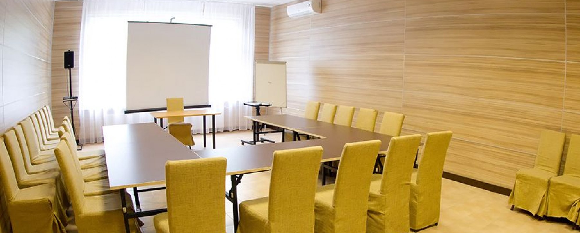 Фотографии комнаты для переговоров Яхонты №22