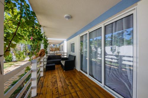 Фотография базы отдыха Mobile Homes Sveti Križ