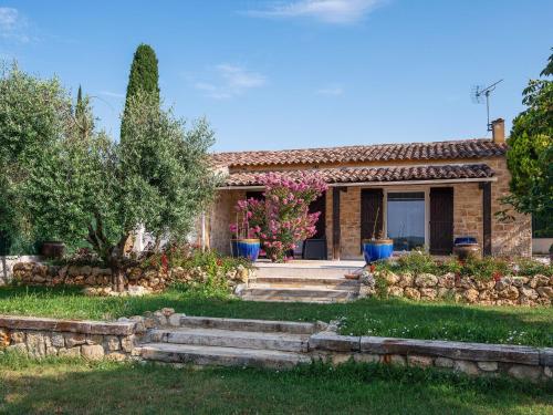 Фотография гостевого дома Charming Holiday Home in Callian with Private Pool