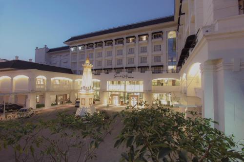 Фотографии гостиницы 
            Grand Rohan Jogja