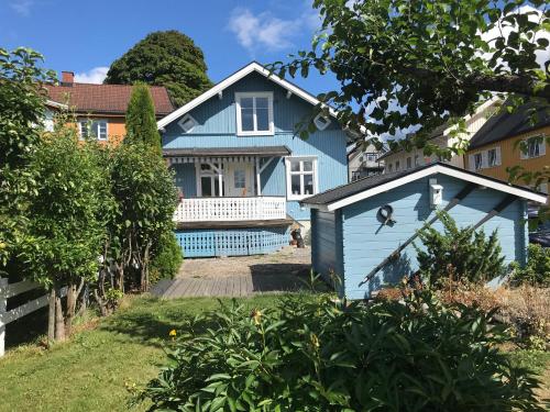 Фотография гостевого дома Charming Lakeside House