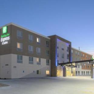 Фотографии гостиницы 
            Holiday Inn Express & Suites Lincoln I - 80, an IHG Hotel