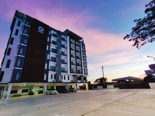 Фотография гостиницы B Hotel