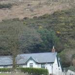 Фотография гостевого дома Yewwood Cottage