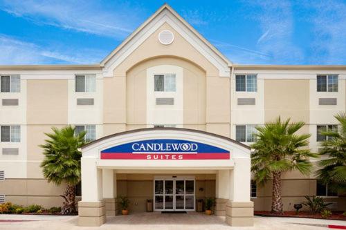 Фотография гостиницы Candlewood Suites Corpus Christi-SPID, an IHG Hotel
