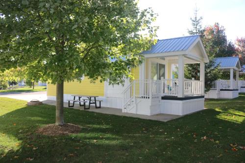 Фотография кемпинга Sun Outdoors Petoskey Bay Harbor