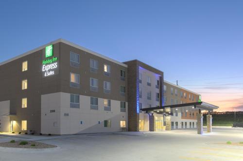 Фотография гостиницы Holiday Inn Express & Suites Lincoln I - 80, an IHG Hotel