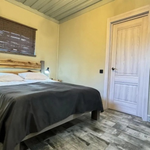 Фотография Коттеджа Коттедж «Black&White» (Блэк&Вайт) у пристани в центре города