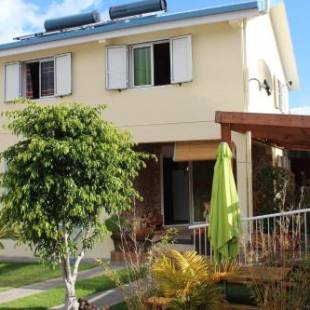 Фотографии гостевого дома
CASAMELIAS "Le ficus"