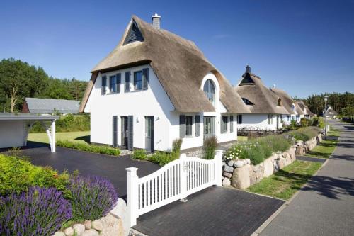 Фотография гостевого дома Holiday Home Fuhlendorf - DOS05162-FYA