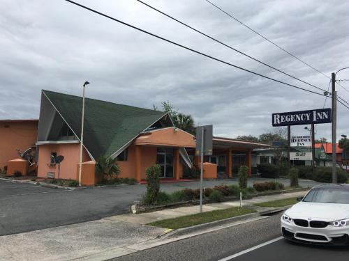 Фотография гостиницы Regency Inn