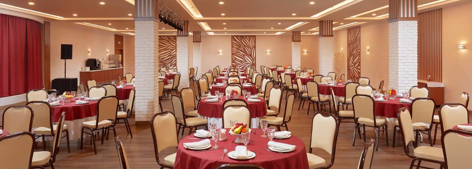 Фотография банкетного зала Бал-рум