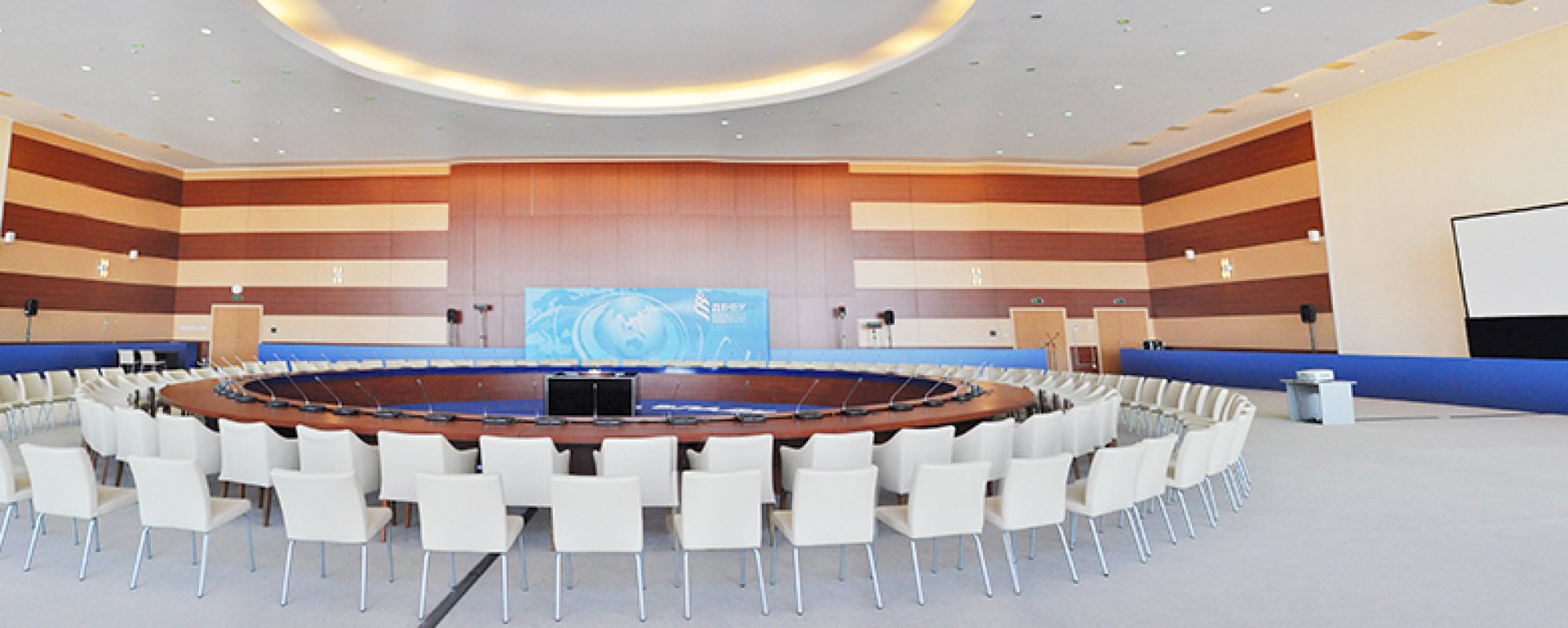 Фотографии конференц-зала Зал Морской Конгрессно–выставочного центра ДВФУ