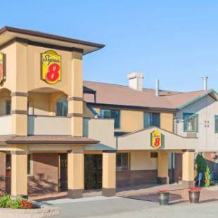 Фотографии гостиницы 
            Super 8 by Wyndham Salmon Arm