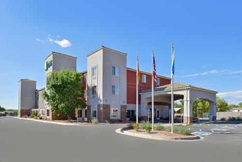 Фотография гостиницы Holiday Inn Express Albuquerque N - Bernalillo, an IHG Hotel
