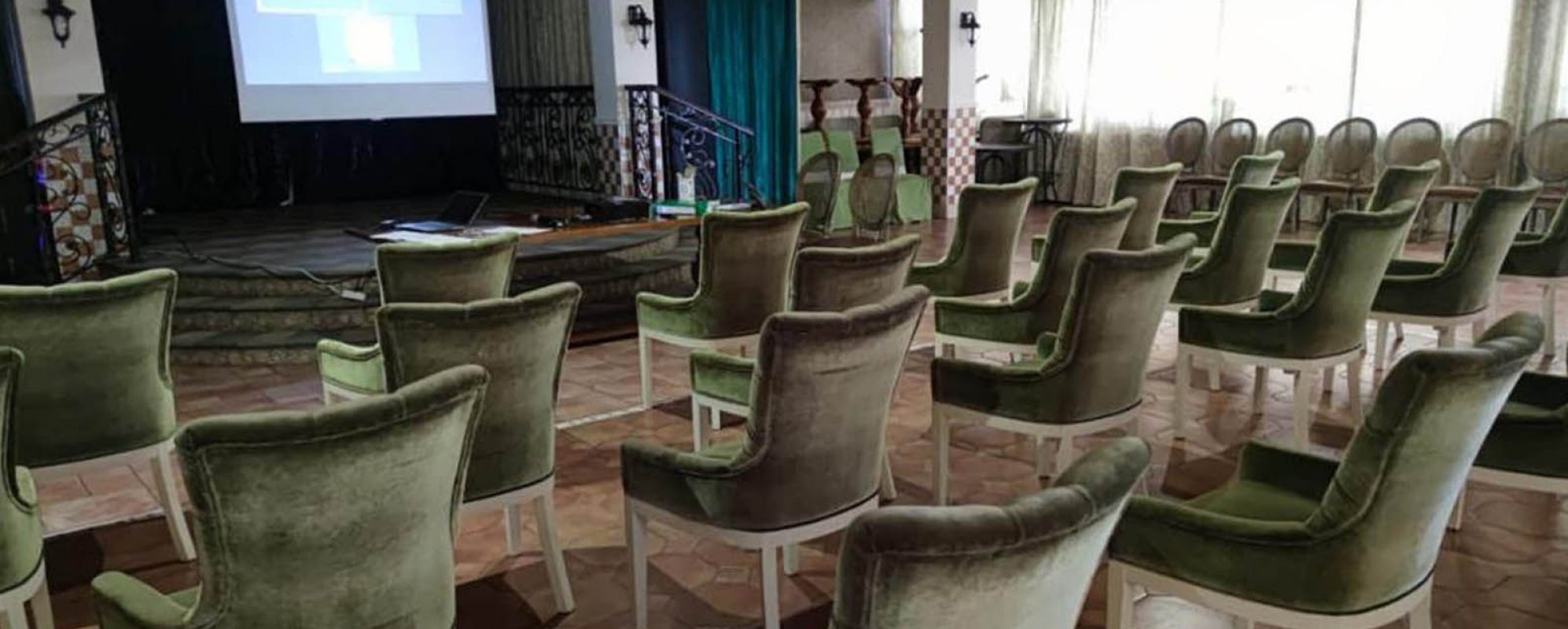 Фотографии конференц-зала Хантама