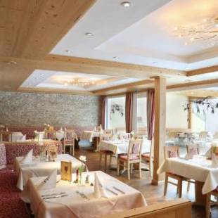 Фотографии гостиницы
Hotel Schwarzwald-Gasthof Rößle