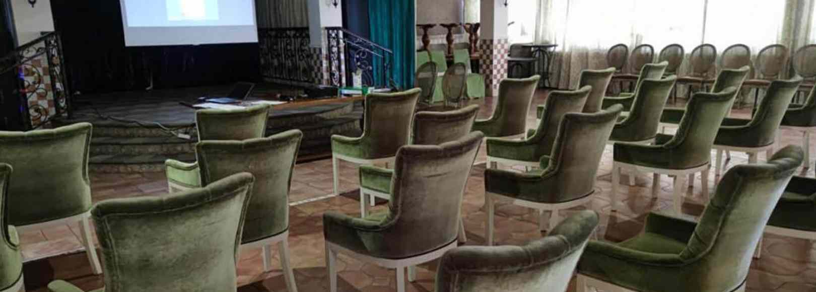 Фотография конференц-зала Хантама