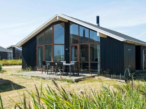 Фотография гостевого дома Three-Bedroom Holiday home in Ulfborg 4