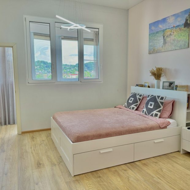 Фотографии квартиры 
            Квартира площадью 77 кв.м в самом центре города в новом доме на Карла Маркса 5