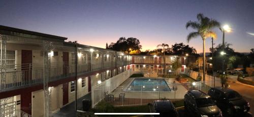 Фотография мотеля Budget Inn - St. Petersburg