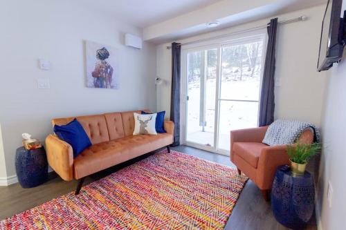 Фотографии гостевого дома
New 2BD Condo, UNB, Hospital, Golf, Patio Coffee