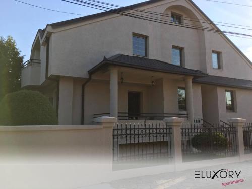 Фотография мини отеля Spacious LUX house with garden