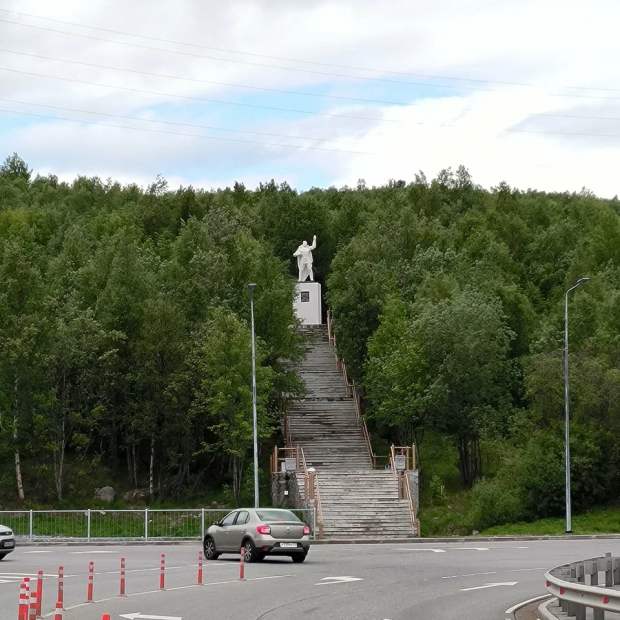 Фотография памятника Мемориал жителям города кола, павшим в борьбе за свободу и независимость нашей родины 1941-1945 г.