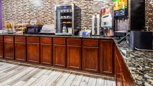 Фотография гостиницы SureStay Plus Hotel by Best Western Kearney