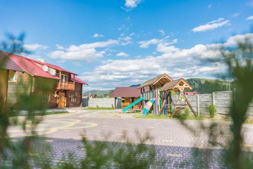 Фотографии гостевого дома
Усадьба Деревянный дом