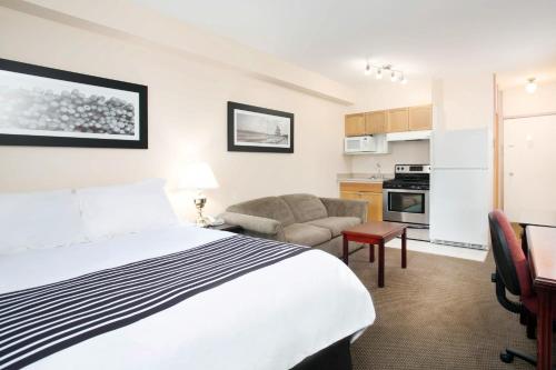 Фотография мини отеля Sandman Inn Princeton