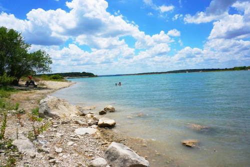 Фотография гостевого дома Millie's Waterfront Cottages Unit 4 - Clara