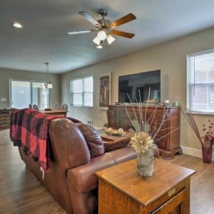 Фотография гостевого дома Gunnison Home by River - Outside of Crested Butte!