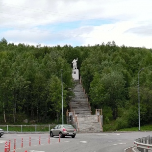 Фотография памятника Мемориал жителям города кола, павшим в борьбе за свободу и независимость нашей родины 1941-1945 г.