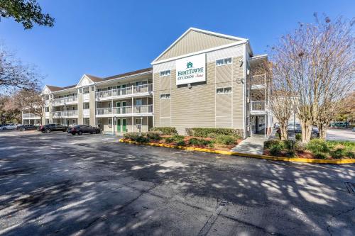 Фотография мотеля HomeTowne Studios by Red Roof Orlando - Casselberry