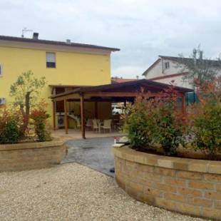 Фотографии мини отеля 
            Pit Lane