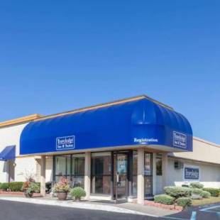 Фотографии гостиницы
Travelodge Inn & Suites by Wyndham Albany