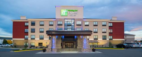 Фотография гостиницы Holiday Inn Express Hotel & Suites Bismarck, an IHG Hotel