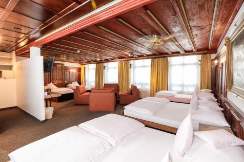 Фотография гостиницы BASLERTOR Summer Pool Hotel