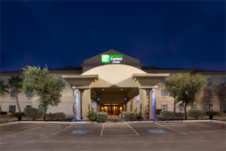 Фотография гостиницы Holiday Inn Express Hotel and Suites Alice, an IHG Hotel