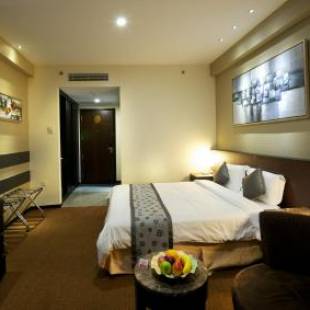 Фотографии гостиницы 
            Hotel Royal (SG Clean, Staycation Approved)