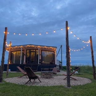 Фотография Коттеджа Частный дом  Belov House  с панорамным остеклением у леса