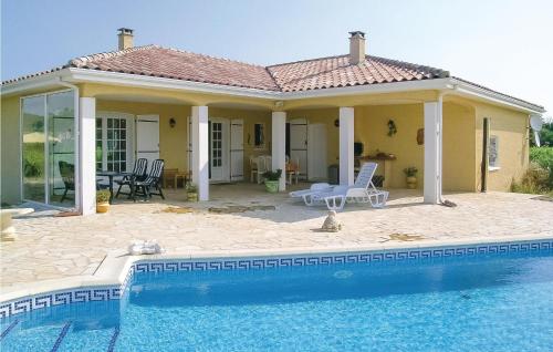 Фотографии гостевого дома 
            Beautiful home in Argeliers w/ Outdoor swimming pool, WiFi and 3 Bedrooms