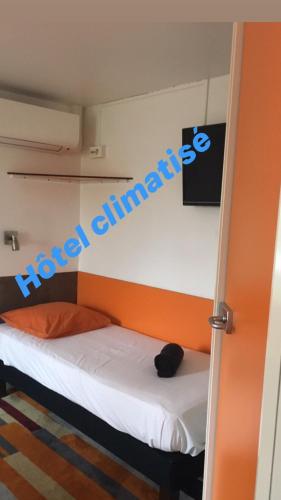 Фотография гостиницы Kyriad Direct Saintes